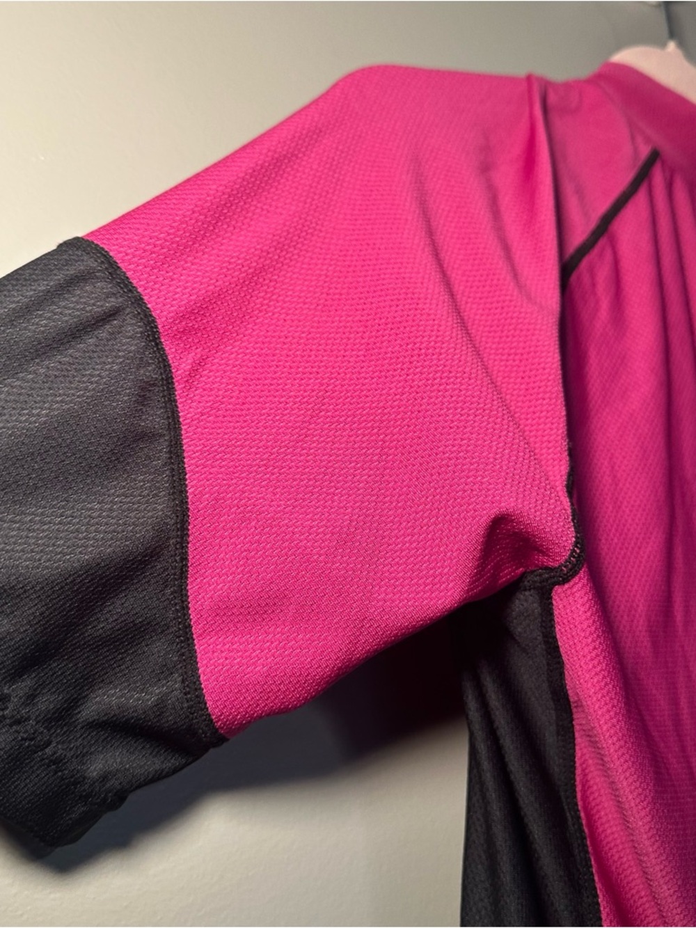 Women's Pink Cycling Jersey - Picture 9 of 12